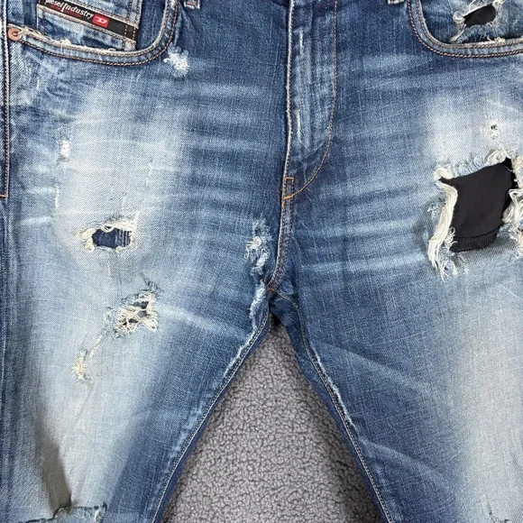Diesel D-Strukt Made in Italy Tapered Destroyed Jeans - Men's Size 33*30 - Blue